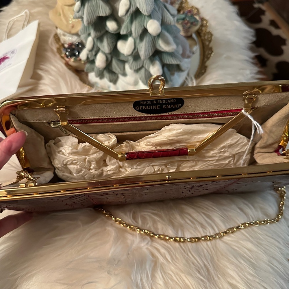 Elegant Red Snakeskin Clutch with Gold Chain - Picture 5 of 8